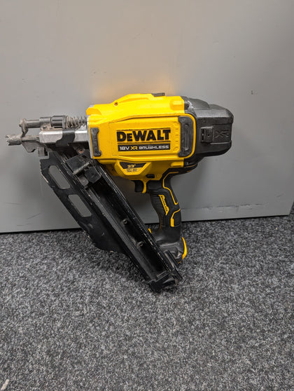 DeWalt DCN930 nailer 18v
