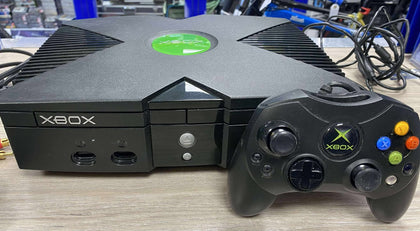 Original Xbox console with 1 pad