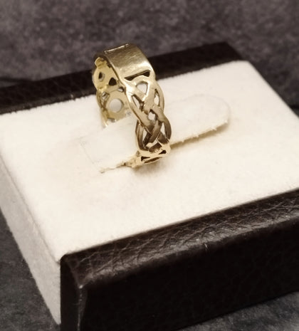 9ct Yellow Gold Celtic Knot wedding Band Ring Size - K