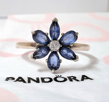 Pandora Sparkling Herbarium Cluster Ring Size S
