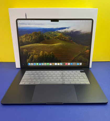 Apple MacBook Air (2023) 8GB / 256GB SSD Apple M2 Chip 15