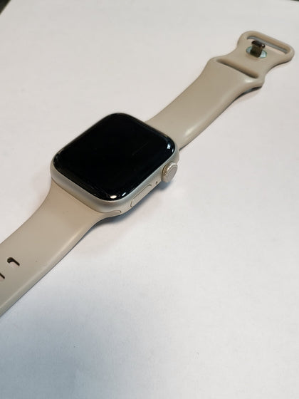 Apple Watch Series 8 (2022) GPS 41 mm - Aluminium Starlight - Sport band Starlight