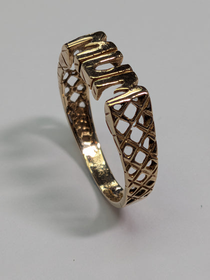 9ct Gold Mum Ring