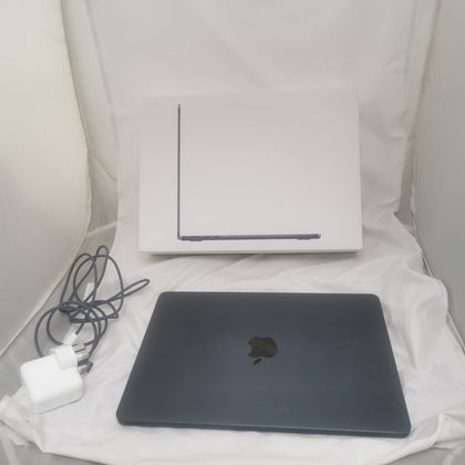 MacBook Air 15,12/M3 (8-CPU 8-GPU)/16GB Ram/256GB SSD/13”/Midnight/Boxed