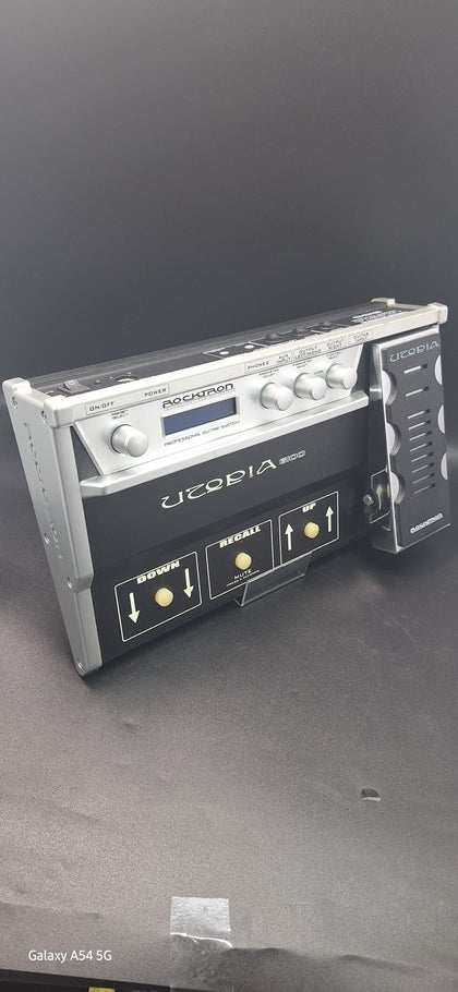 Rocktron Utopia 6100 Guitar Multi Effects Pedal unboxed