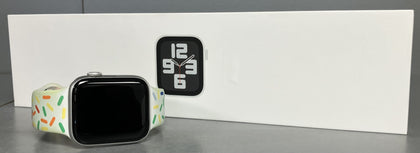 Apple Watch SE ( 2nd Gen ) 44mm Silver Aluminium GPS ** Boxed **