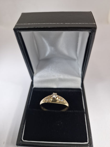 Gold Ring 750 18ct 2.6G Size O ***CURRENTLY ON A DEAL***