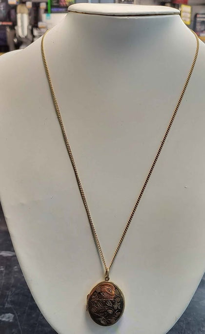 9ct Yellow Gold Chain And Oval Locket - 11.01G - 21