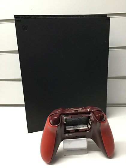 Microsoft Xbox One X + Pad