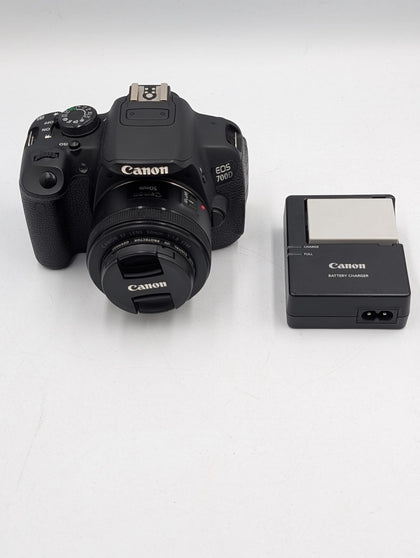 cannon 700D camera with 50mm lenses