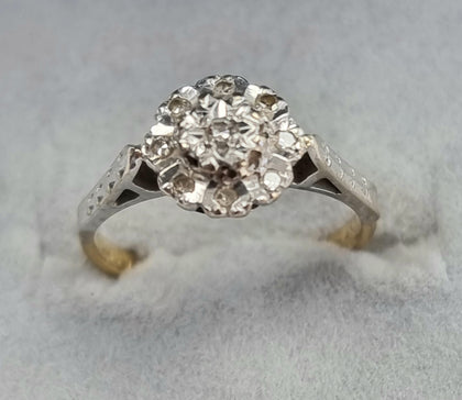 18ct Gold diamond Ring Size 