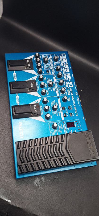 Boss ME-50 Guitar Multi-Effects Pedal blue unboxed with power supply