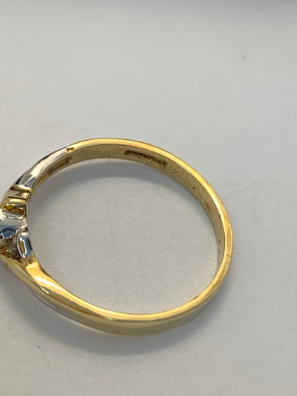 18CT Gold Diamond Ring  10 Points - Hallmarked - See Photos