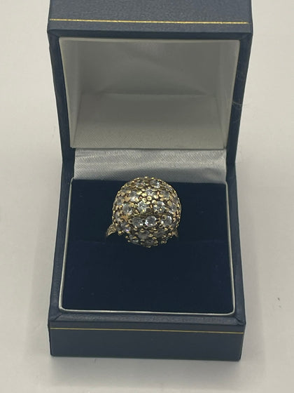9ct Gold Round Ring With Clear Stones - L