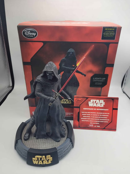 Disney Kylo Ren Limited Edition 700 Figurine  Light Up LightSaber   CERTIFICATE OF AUTHENTICITY 243 OUT OF 700