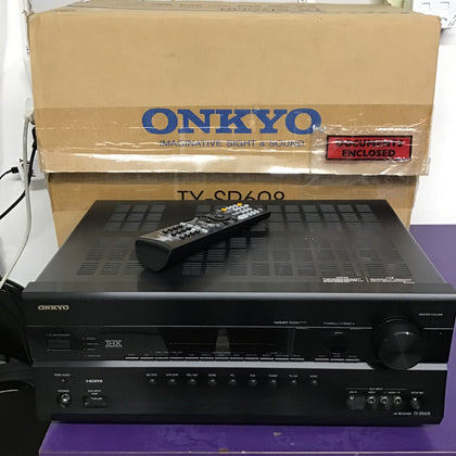 Onkyo TX-SR608 AV Receiever with remote.