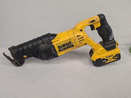 DeWalt DCS380N Premium XR Saw