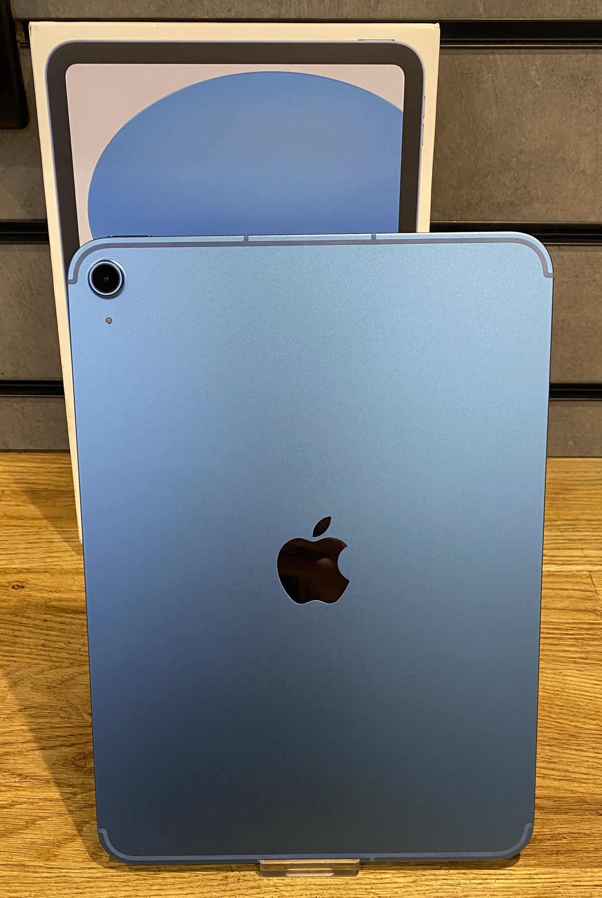 iPad A16 256GB- Unlocked - 100% BH - Blue - Boxed | Cash Generator