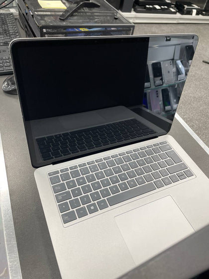 Microsoft Surface /i7-11370H/32GB Ram/1TB SSD/ RTX 3050Ti