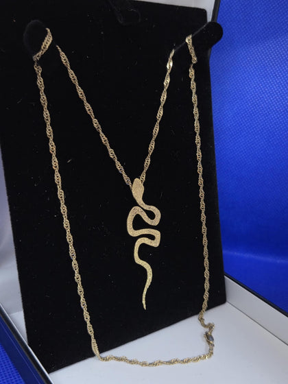 Hallmarked 375 and Tested, 9K 5.6 Gram, yellow gold snake necklace . 20