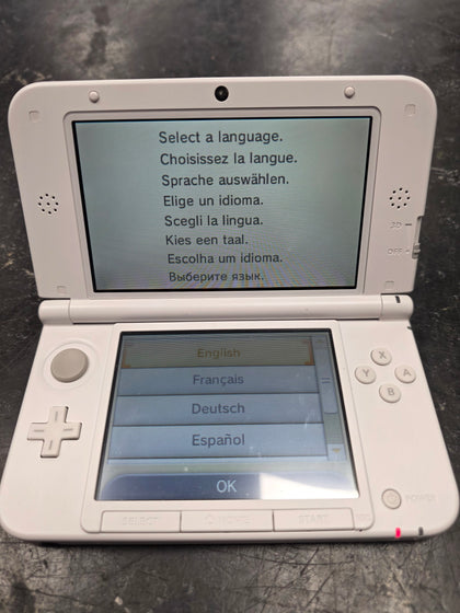 Nintendo 3DS XL White Bundle