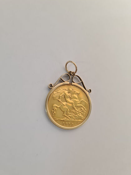 1913 Half Sovereign & 9ct pendant mount
