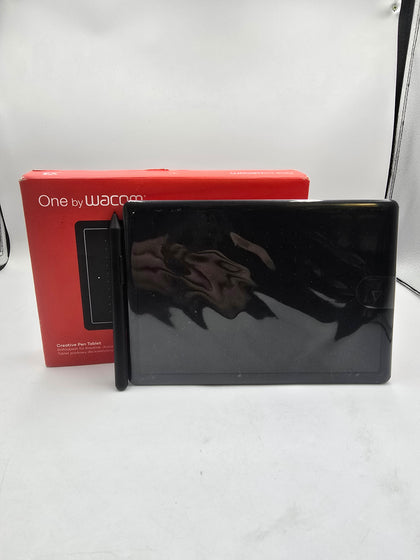 One by Wacom Graphics Tablet boxed