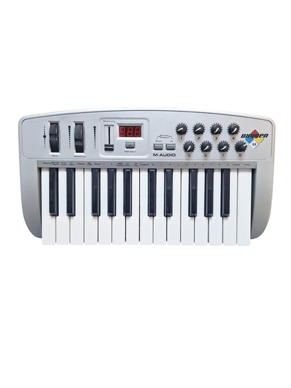 *Collection Only * M-Audio Oxygen 8 - Battery Only