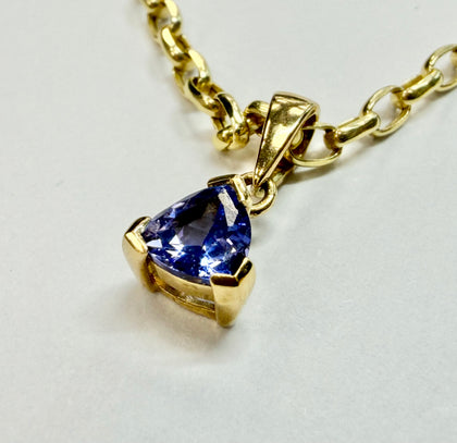 9ct yellow gold belcher chain with blue stone pendant 24