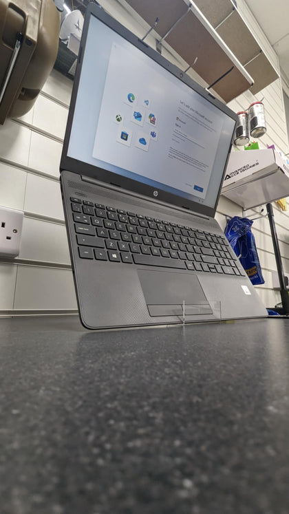 HP 250 G8/i5-1035G1/8GB Ram/256GB SSD/15