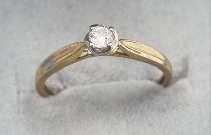 9CT GOLD DIAMOND RING SIZE M LEYLAND