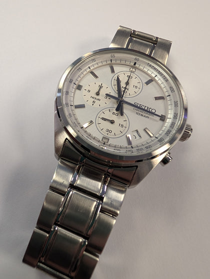 Seiko chronograph steel bodied watch boxed with booklets