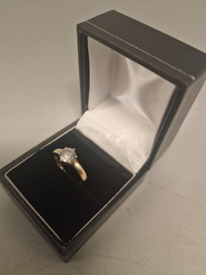 9CT Gold Ring Ladies 375 2.3G Size L ***yellow gold clear stone***