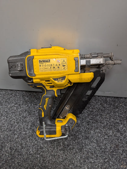 DeWalt DCN930 nailer 18v