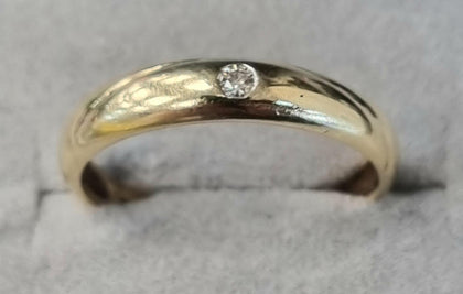 14CT YELLOW GOLD RING WITH DIAMOND SIZE N