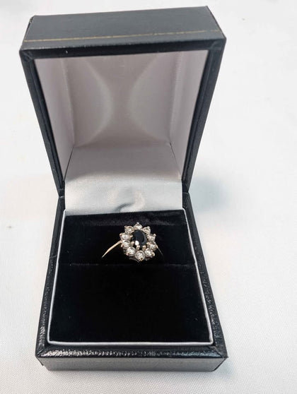 9ct Yellow Gold Ladies Ring With Black Stone Surrounded By Clear Stones - Size P - 1.61 Grams