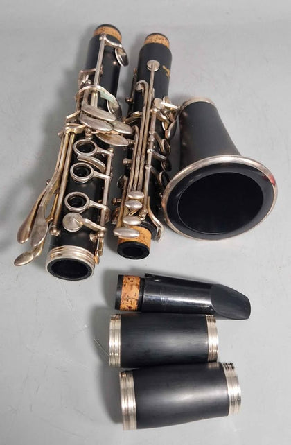 Grassi CL200 Master Series Clarinet, 17 Keys with case and loads of extras