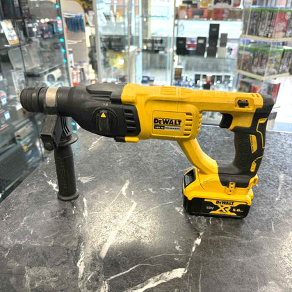 DeWALT DCH133 Cordless SDS Rotary Hammer Drill 18V + 5.0AH Battery
