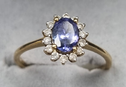 9ct Gold Ring with Purple/Clear Stones