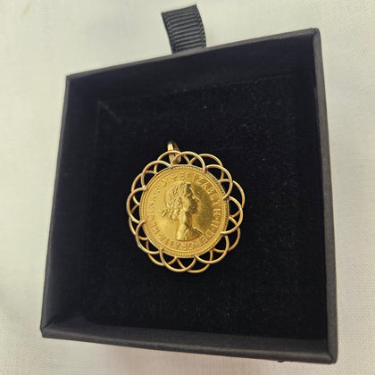 1967 Gold Sovereign Coin Elizabeth II Young Head & 9ct Pendant Mount
