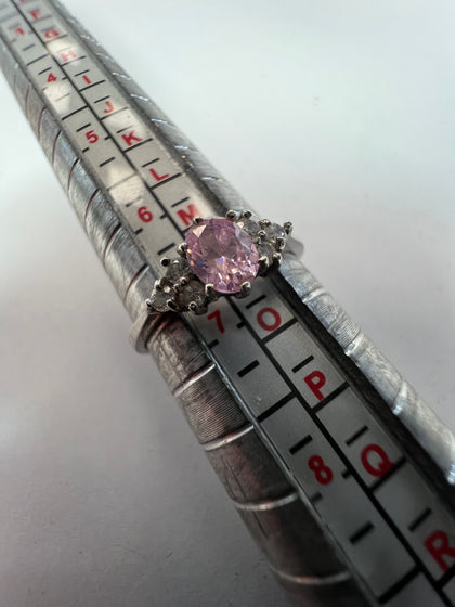 BEAUTIFUL 9CT WHITE GOLD RING WITH PINK STONE SIZE N