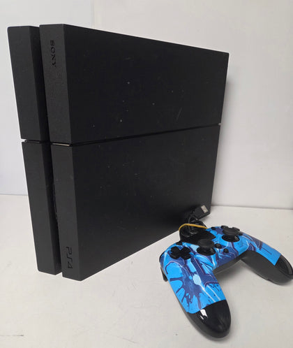 Sony PlayStation 4 500GB Console & 2 Games matt Black