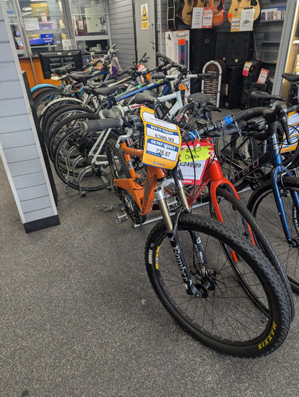 *Xmas Deal* *Collection Only* Orange Five 27.5 Mountain bike Fizzy orange