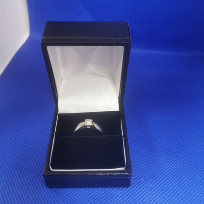 2.1G 9K (375 Hallmarked) DIA RING Boxed Size L