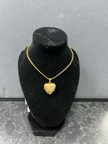 9ct Gold Chain, 4.3g and 9ct Heart Locket, 2.1g