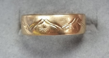 9ct Gold Patterned Band size 