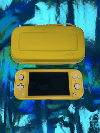 Nintendo Switch Lite (Yellow) - With case and accessories