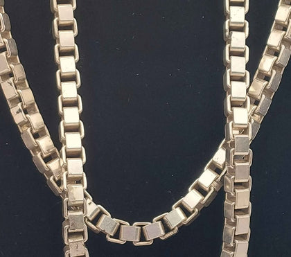Pre-owned 925 silver chain box style 20
