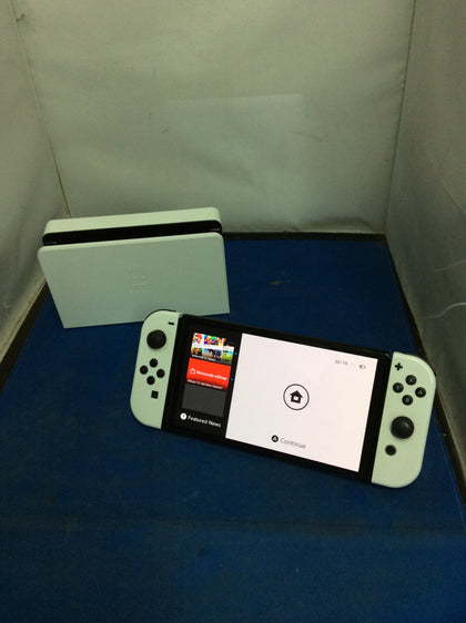 Nintendo Switch Oled + Dock/Case