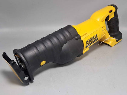 DeWalt DCS380N-XJ 18V XR Reciprocating Saw